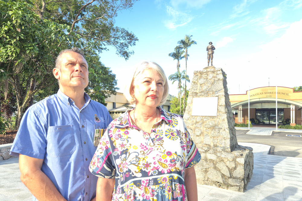 Mossman RSL president John Grime and Mayor Lisa Scomazzon at the Cenotaph. Picture: Dougas Shire Council